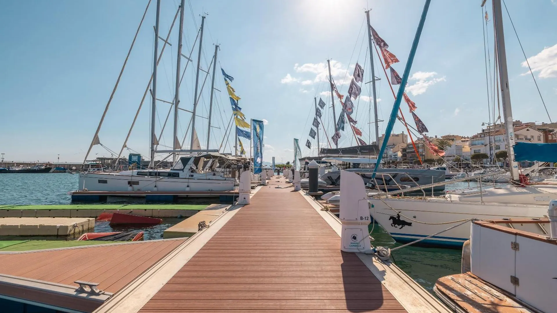 Botel Barco Sea Bandit Cambrils Spain